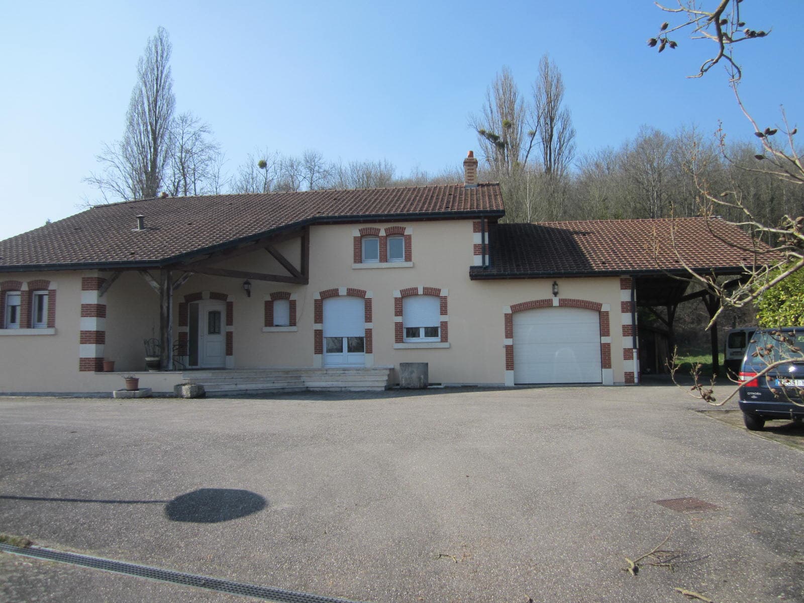 Villa 10 pièces avec piscine intérieure