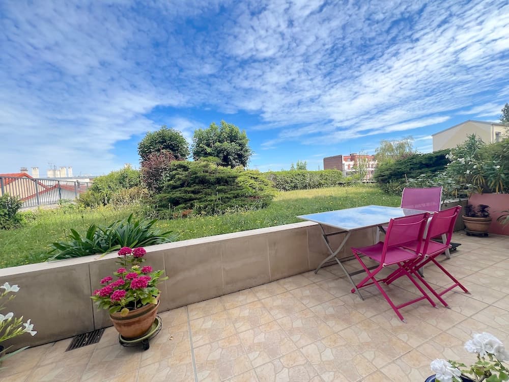 2-pièces 47m2 + terrasse + parking