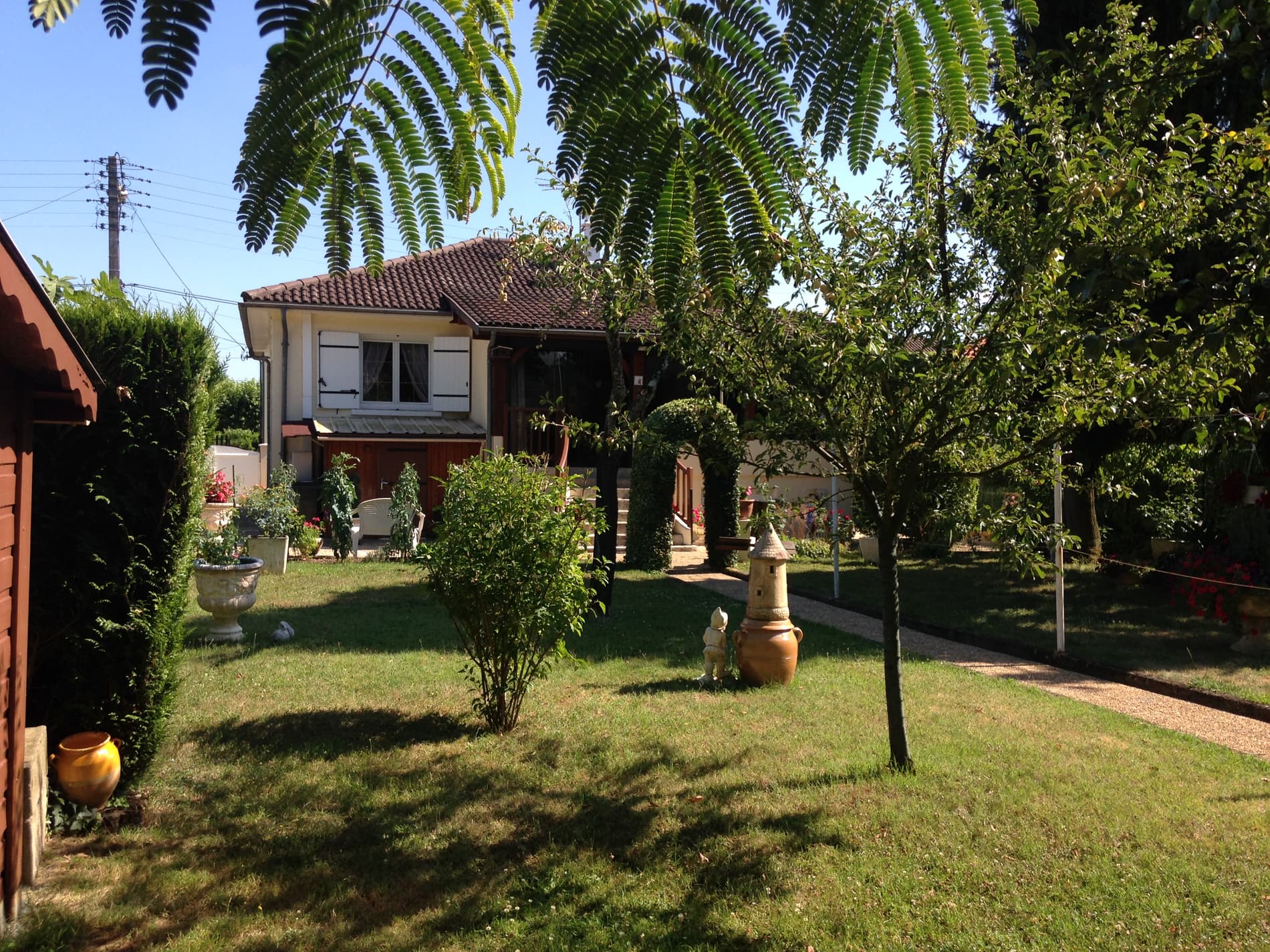 Maison proche commerces de type 5 avec garage et jardin proche commerces et commodités